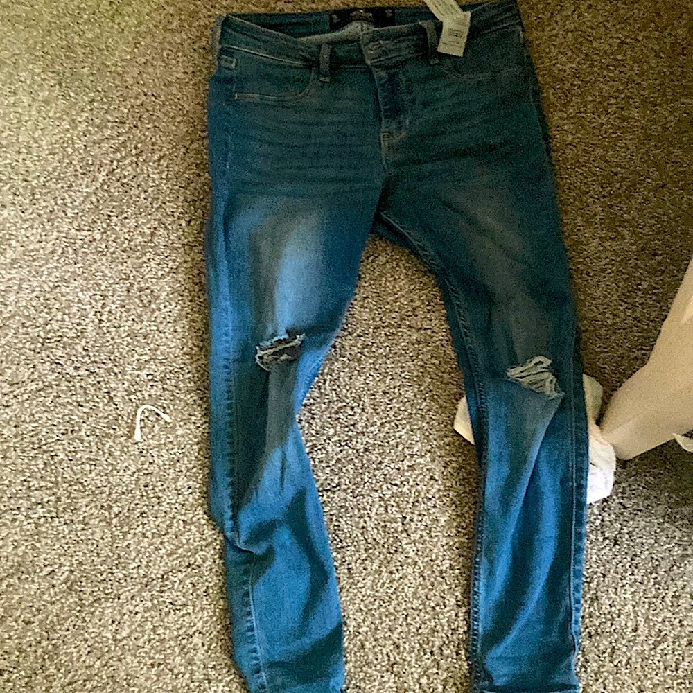 I am selling jeans. From Hollister and they are light blue and ripped